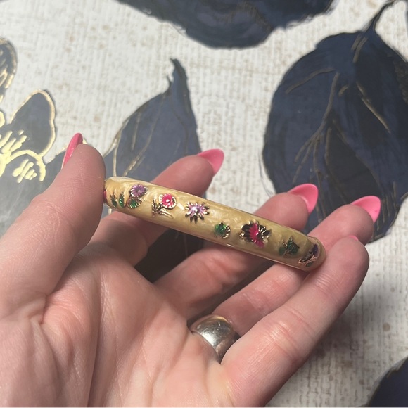 Vintage Gold Cream Pink and Green Floral Flower Enamel Snap Bangle Bracelet D2 - Picture 6 of 9